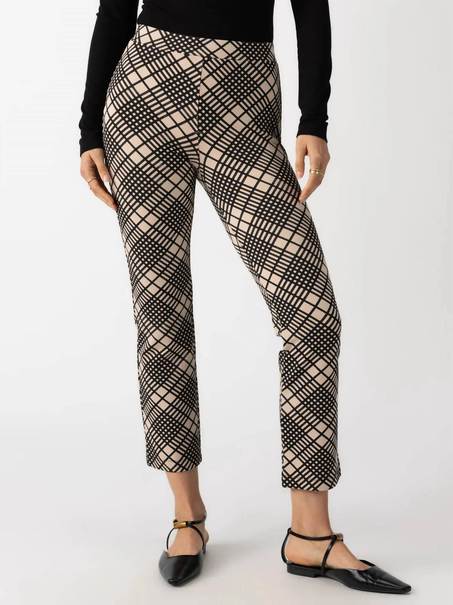 Carnaby Crop Kick Plaid Leggings In Graphic Plaid