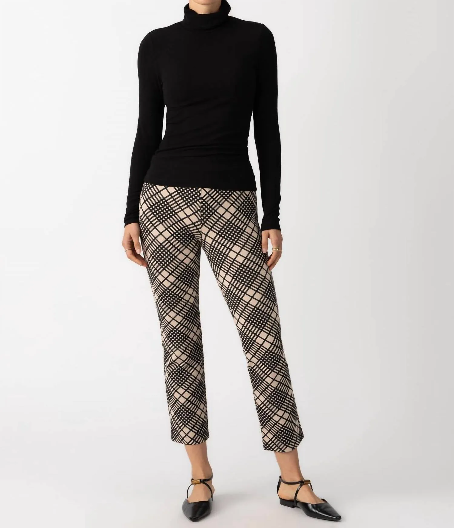 Carnaby Crop Kick Plaid Leggings In Graphic Plaid