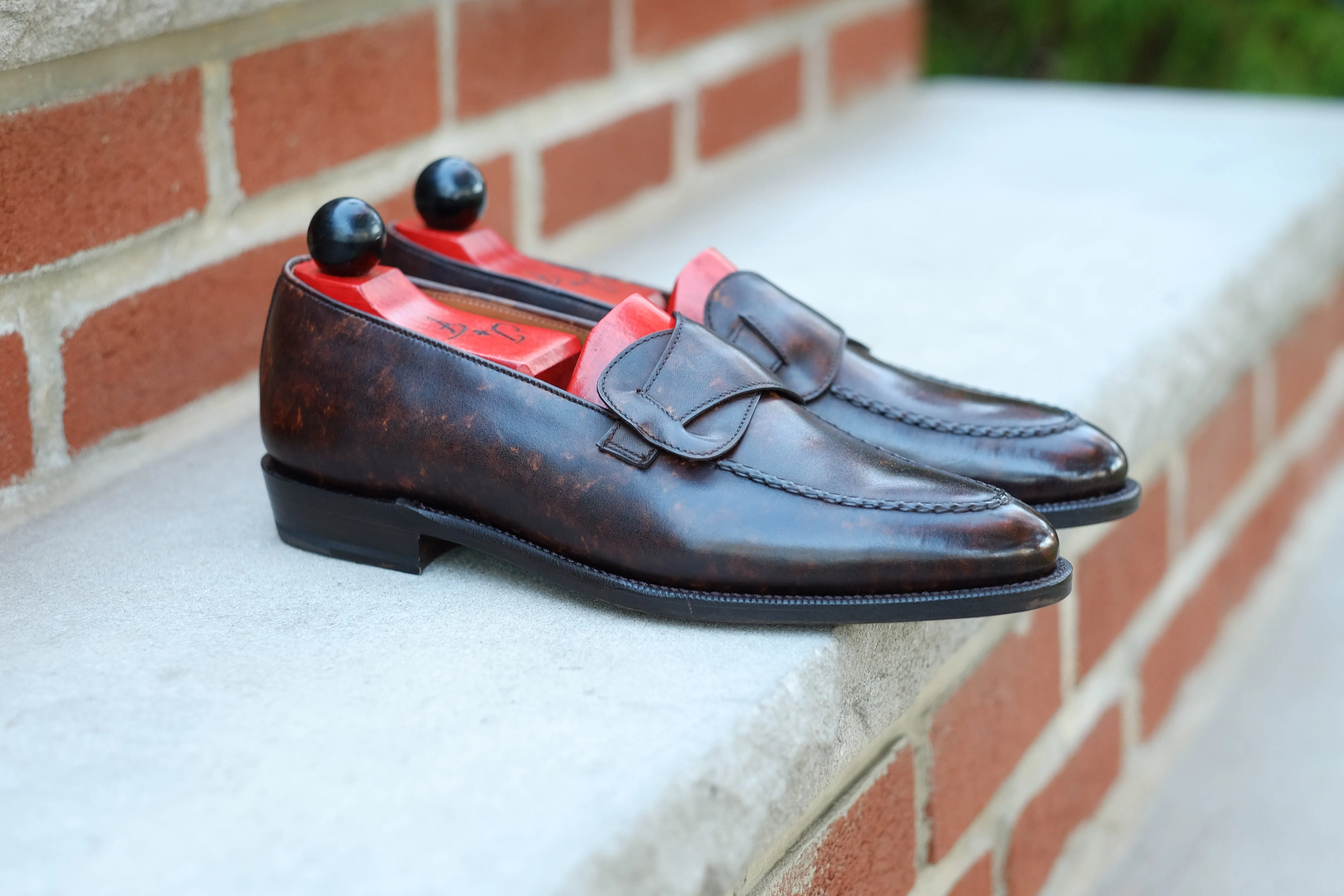 Hawthorne - Dark Brown Marble Patina - PRE ORDER