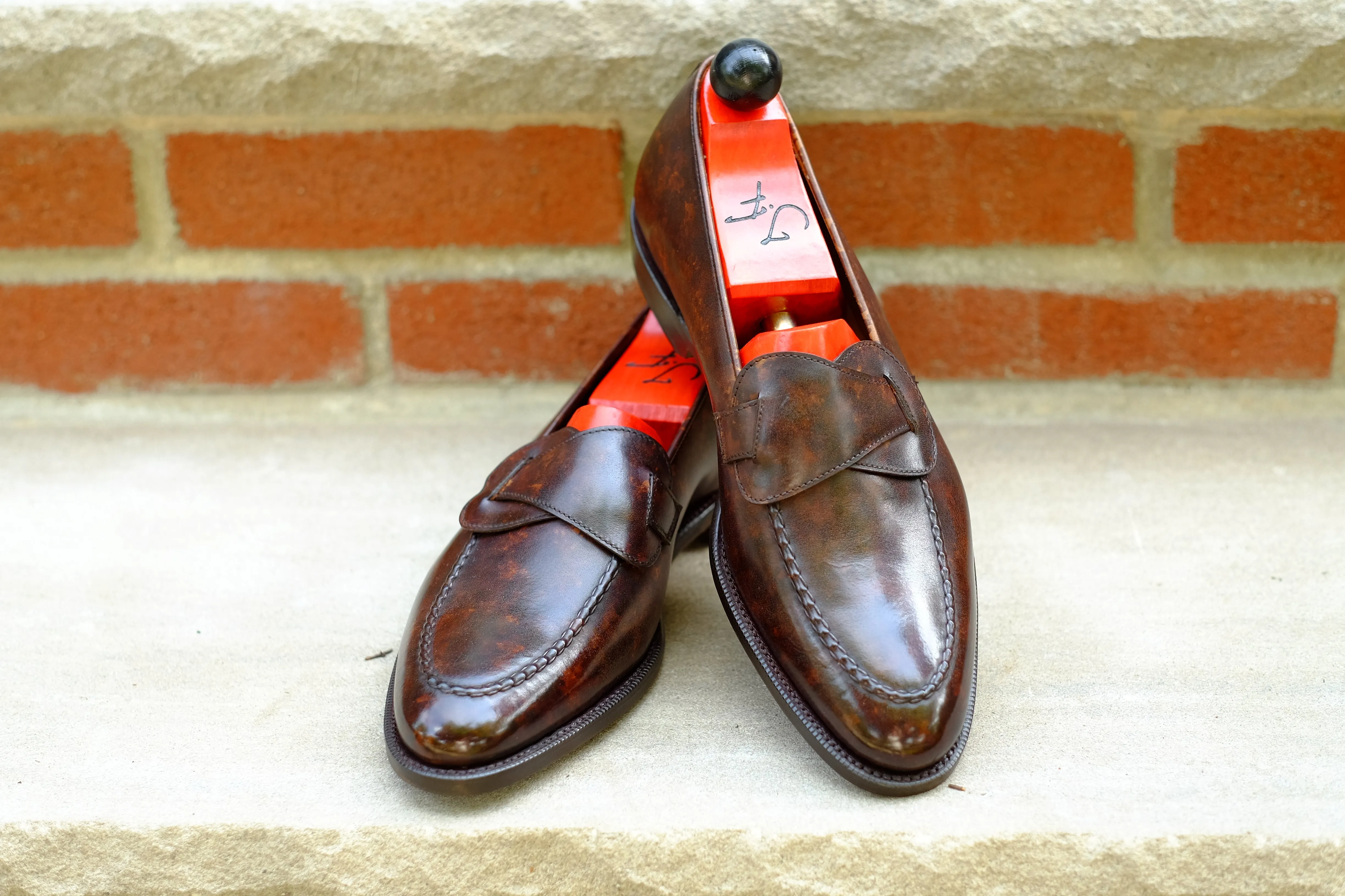 Hawthorne - Dark Brown Marble Patina - PRE ORDER