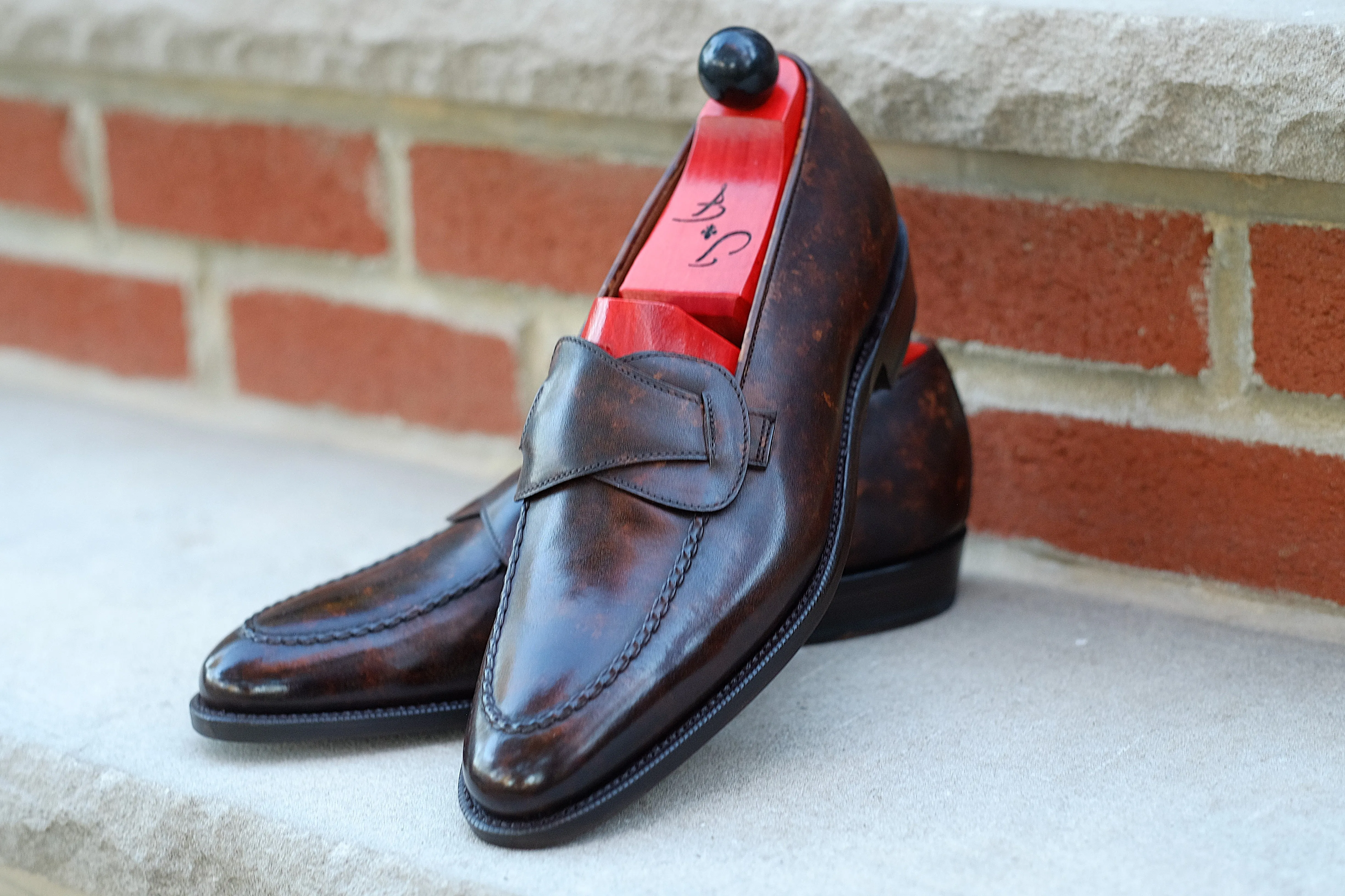 Hawthorne - Dark Brown Marble Patina - PRE ORDER