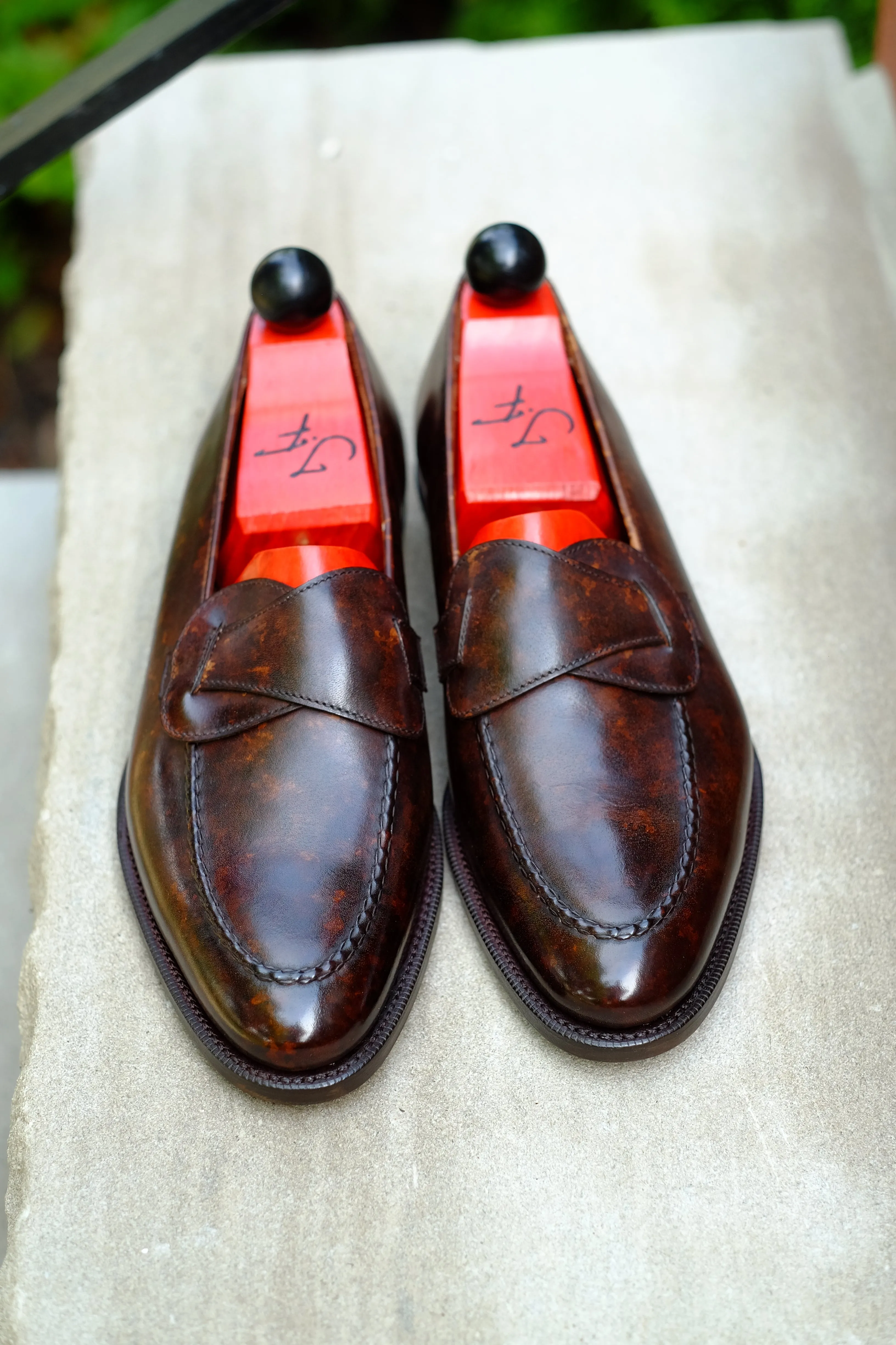 Hawthorne - Dark Brown Marble Patina - PRE ORDER
