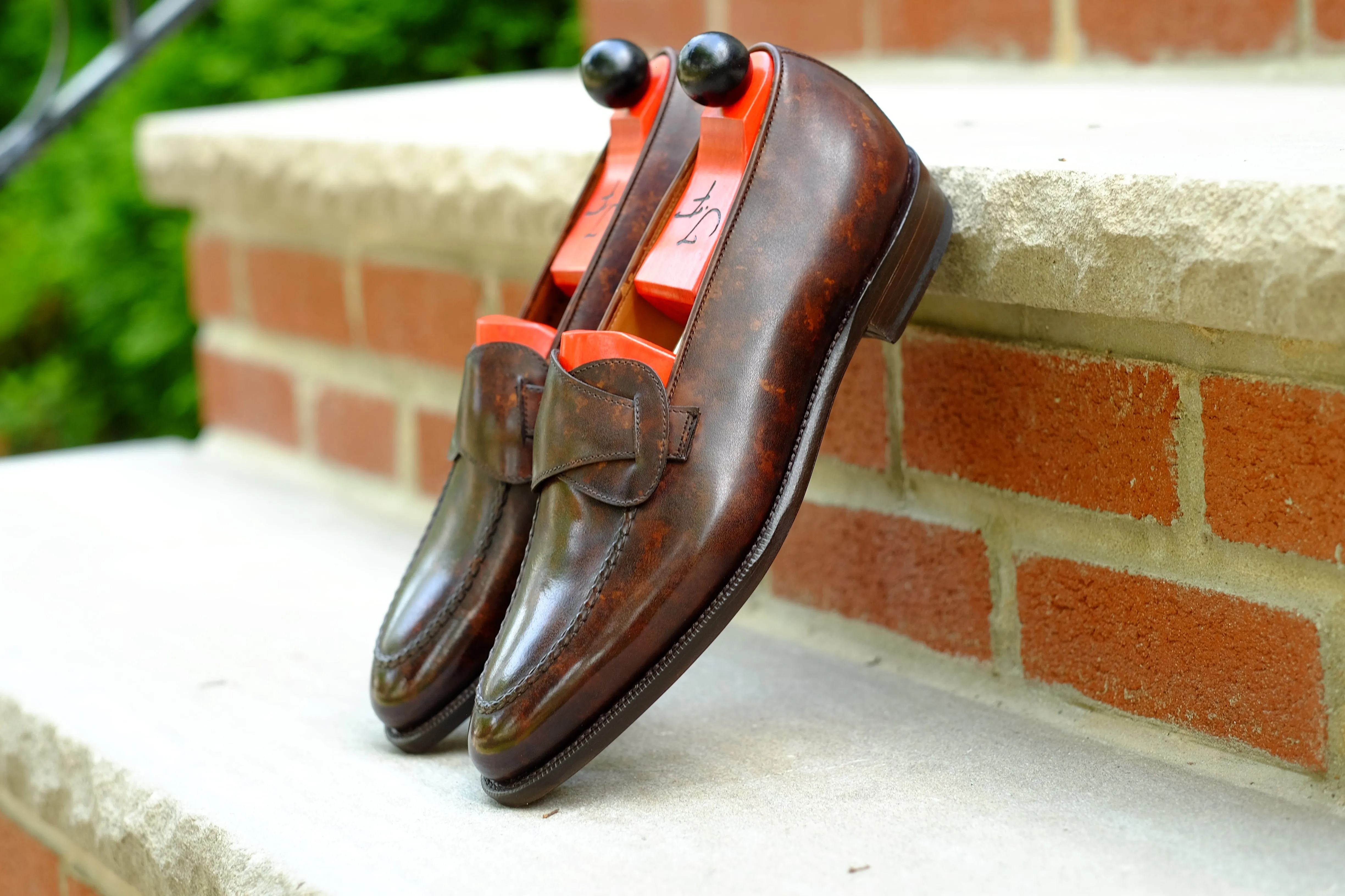 Hawthorne - Dark Brown Marble Patina - PRE ORDER