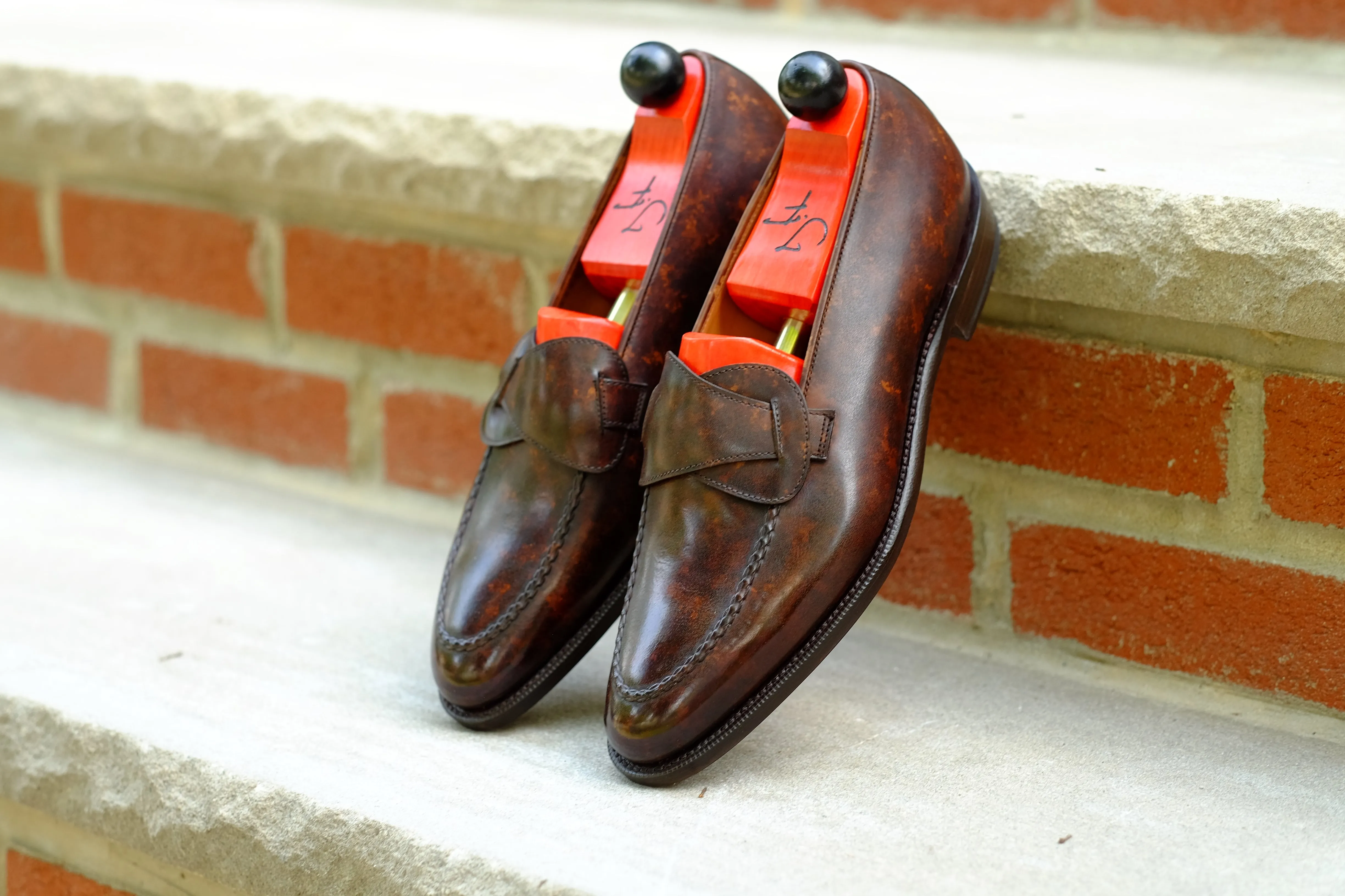 Hawthorne - Dark Brown Marble Patina - PRE ORDER