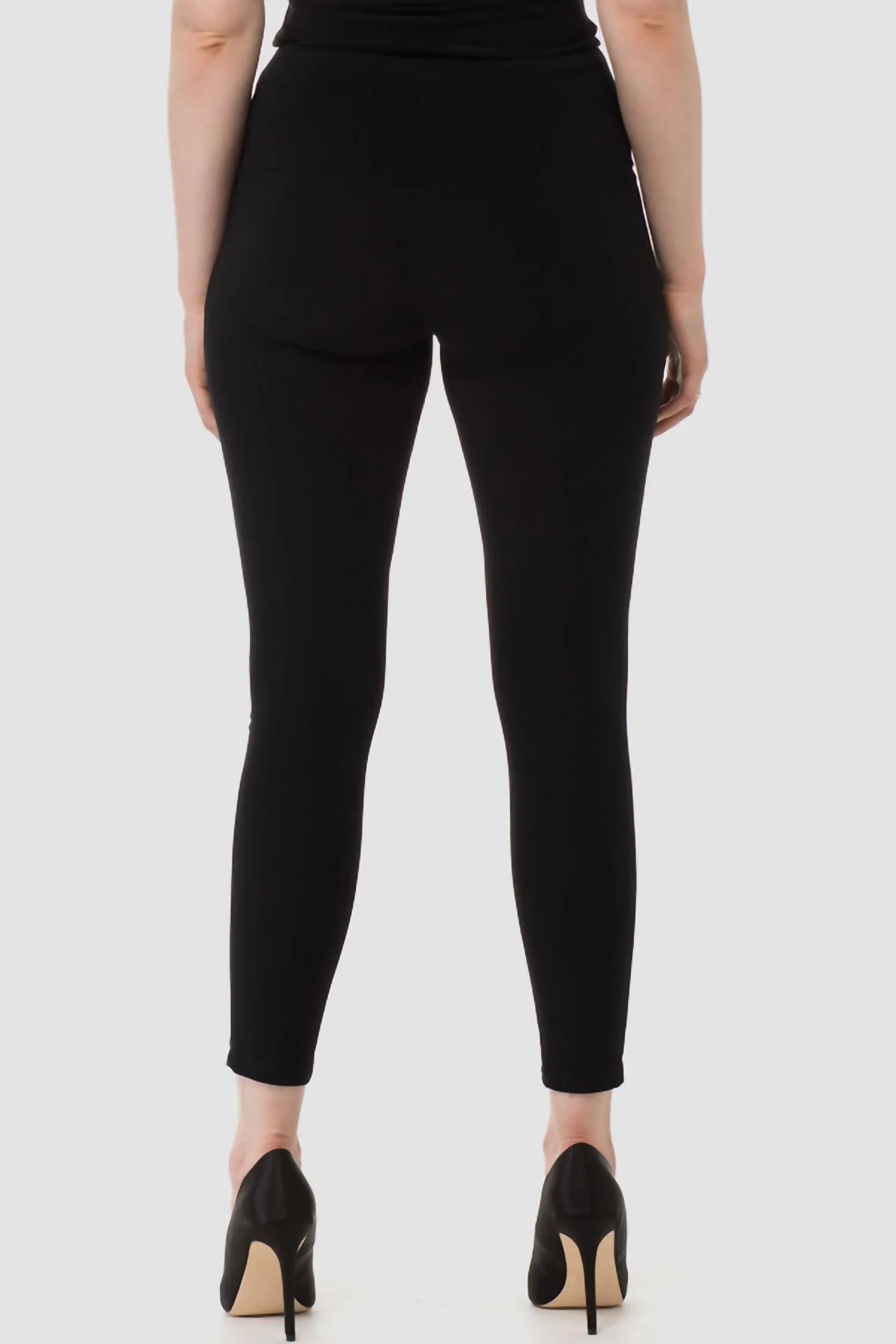 Modern Cut-Out Legging In Black