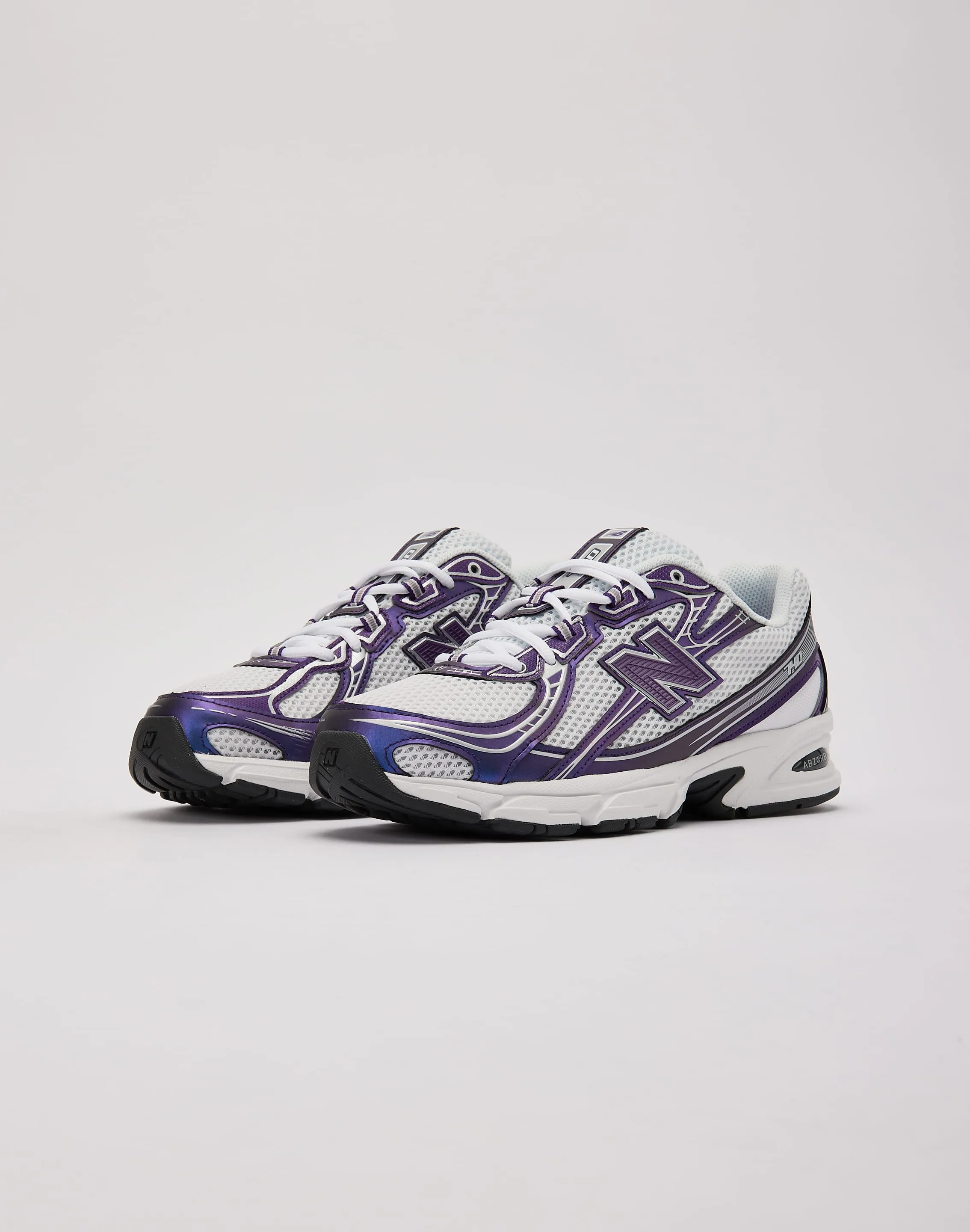 New Balance 740