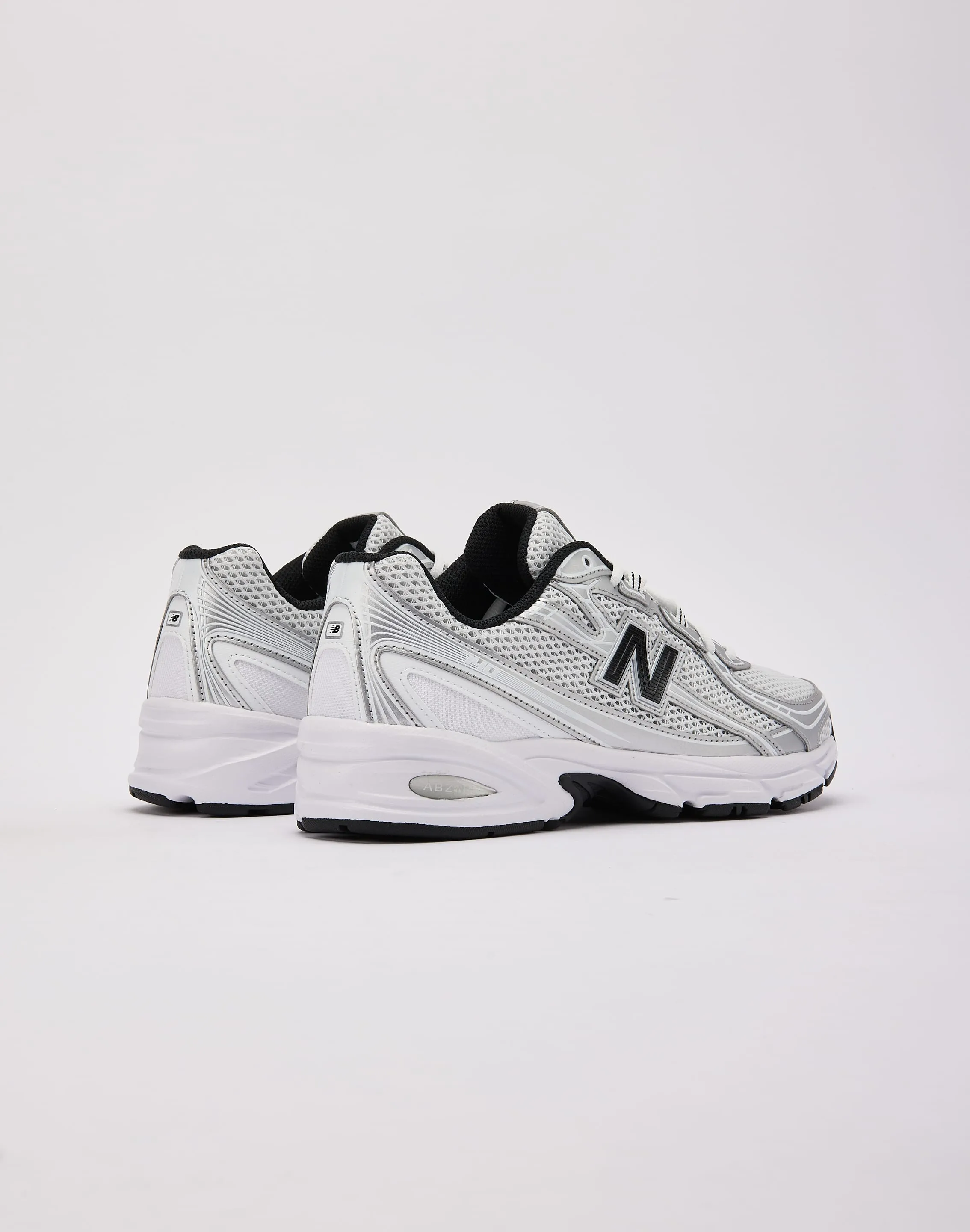 New Balance 740