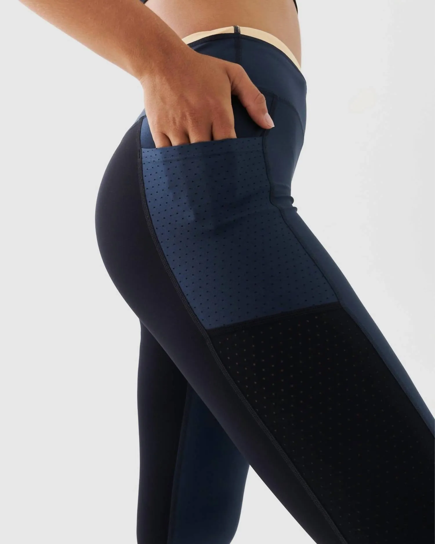 Outline Legging In Midnight Navy