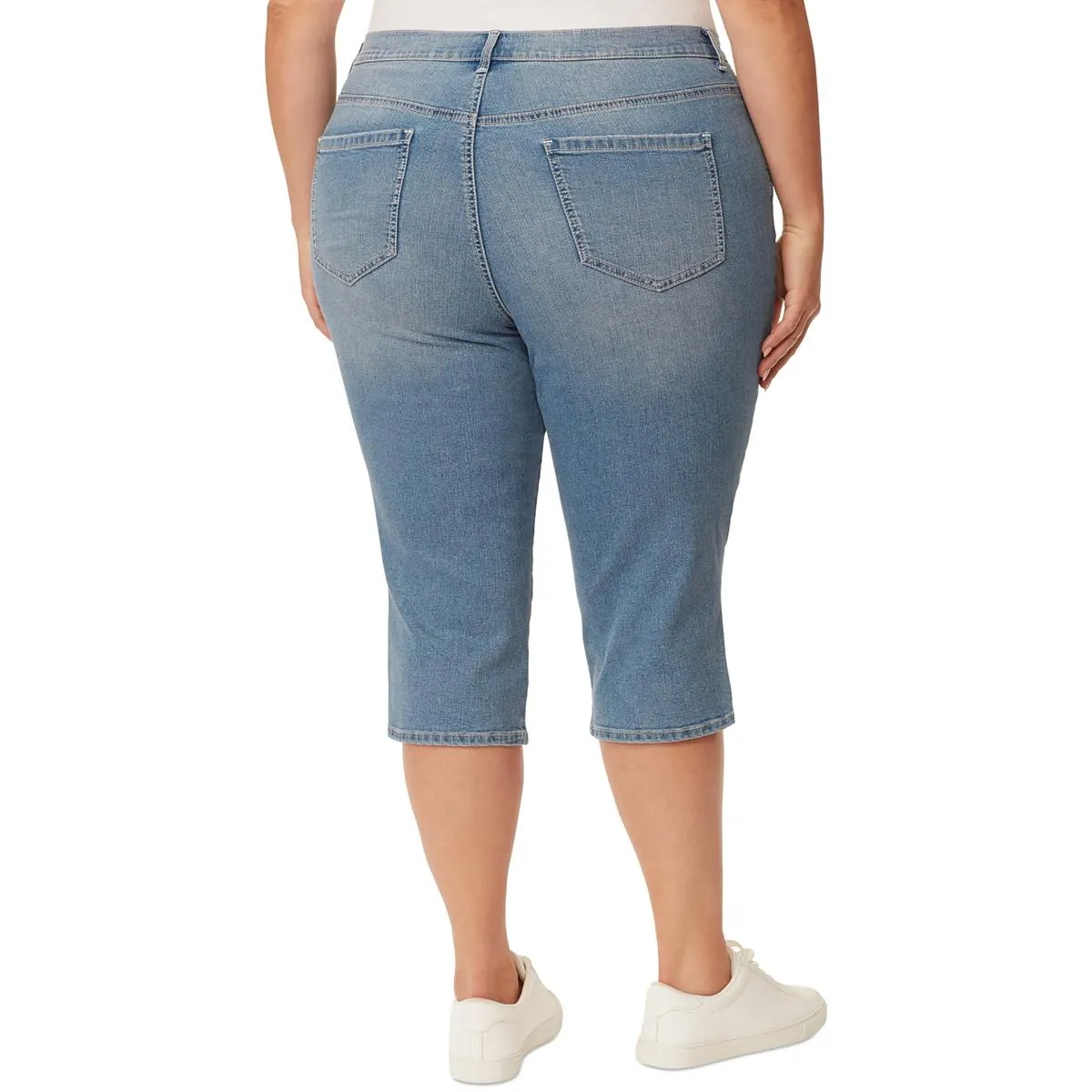 Plus Amanda Womens Classic Rise Light Wash Capri Jeans