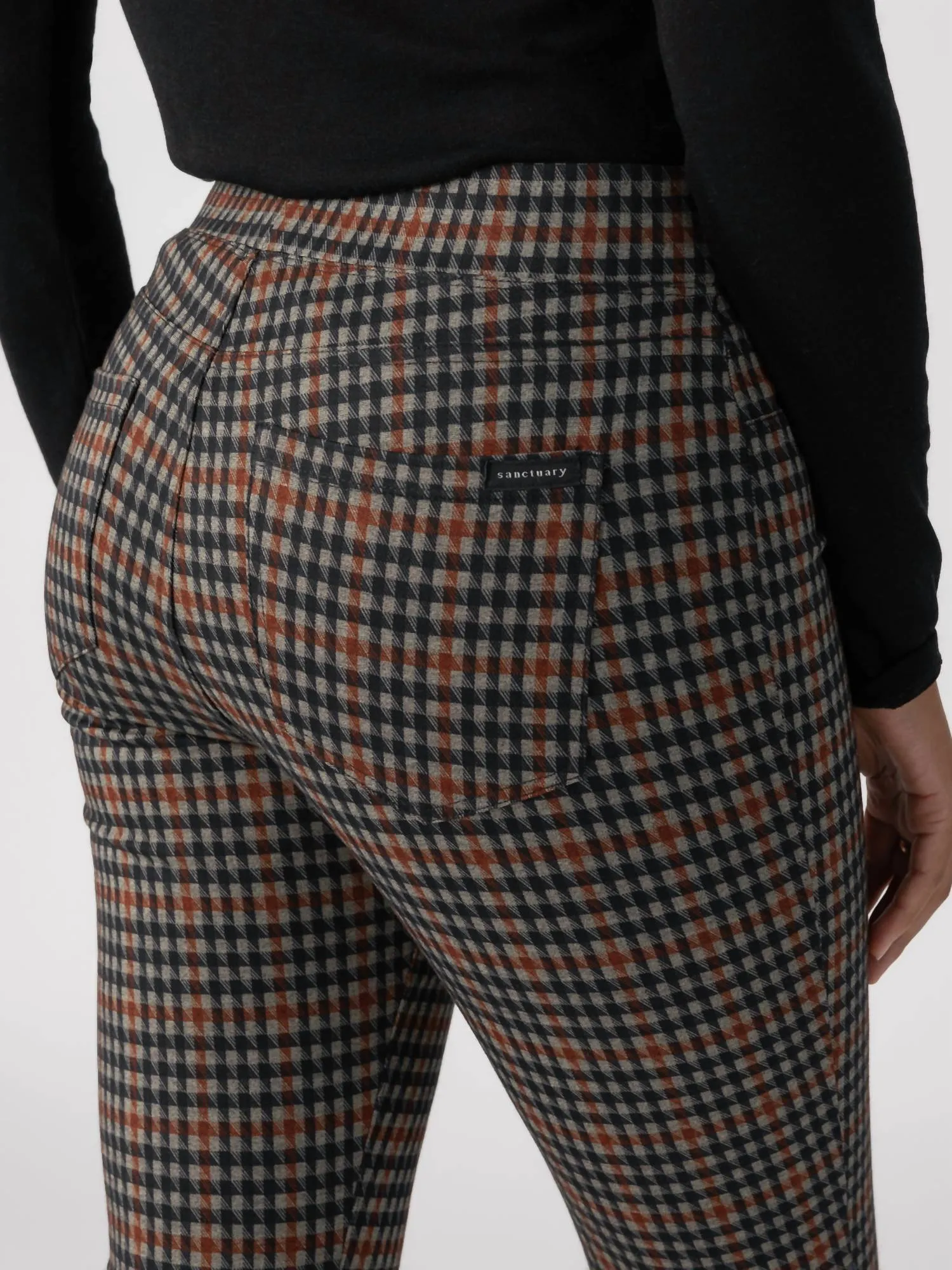 Runaway Leggings In Arrow Plaid