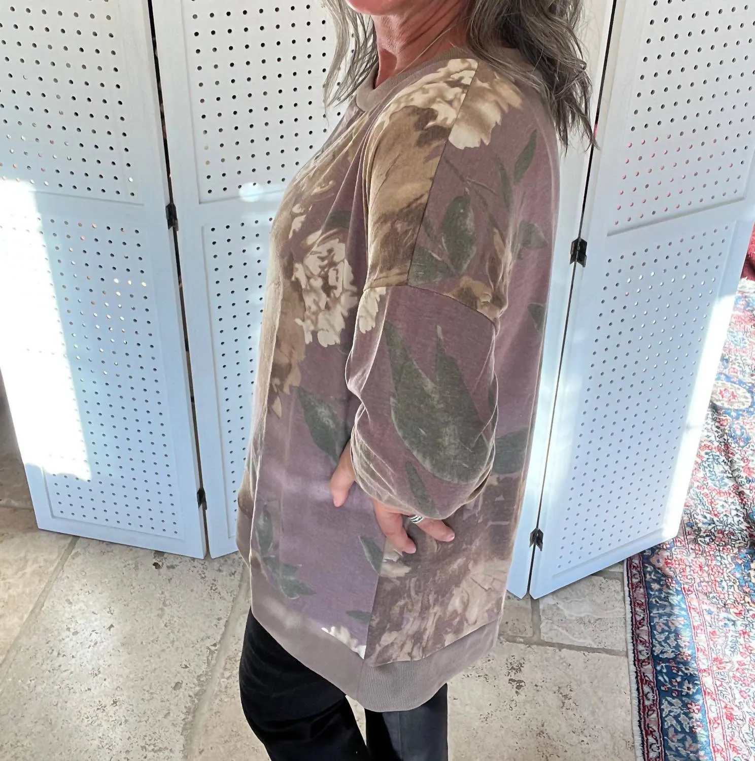 Weekender Sweatshirt In Lilac Mocha Floral