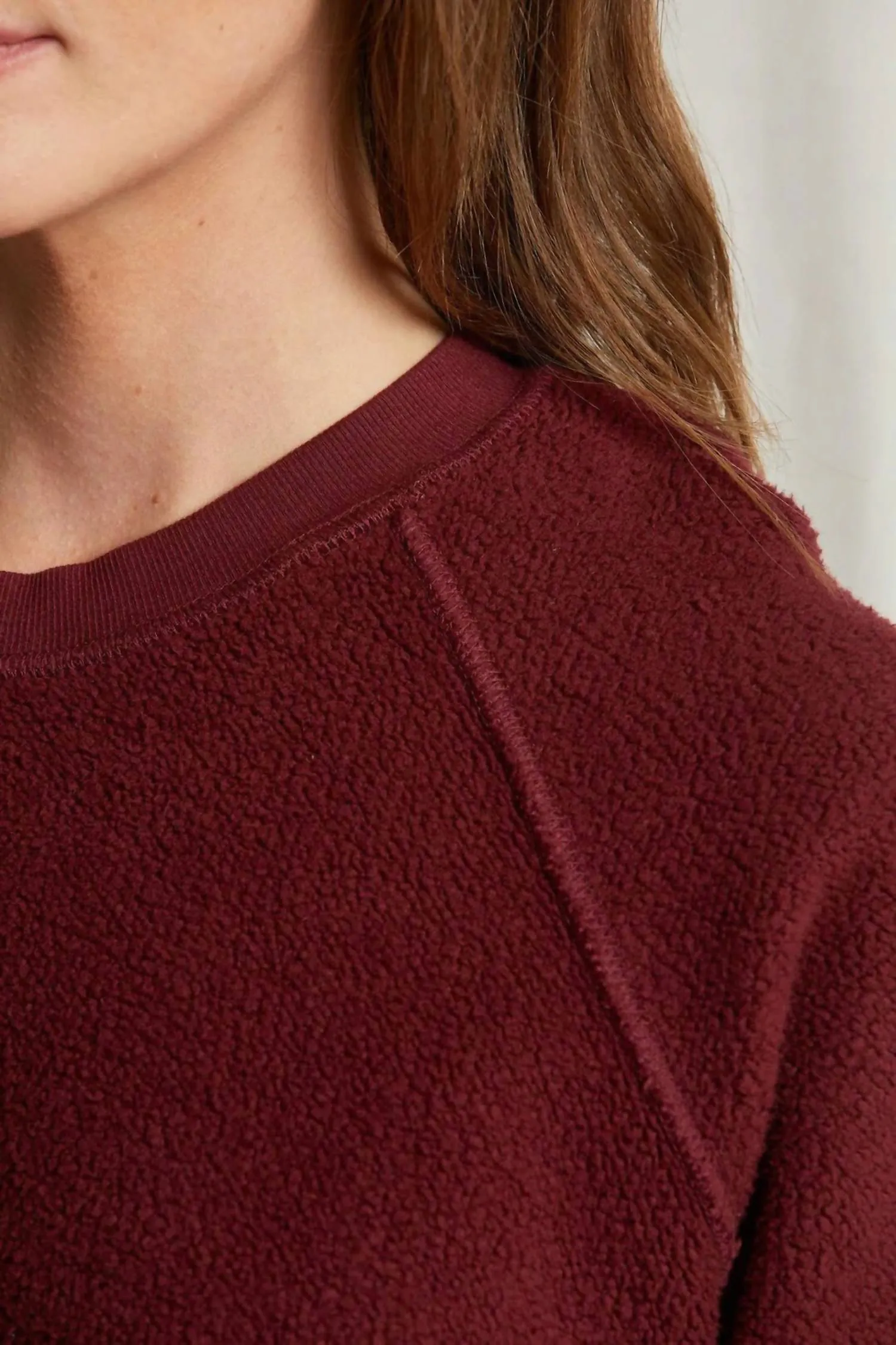 Ziggy Inside-Out Fleece Shrunken Sweatshirt In Cranberry